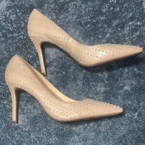Jessica Simpson Pearl Embellished Pointed Toe Pumps – 9.5